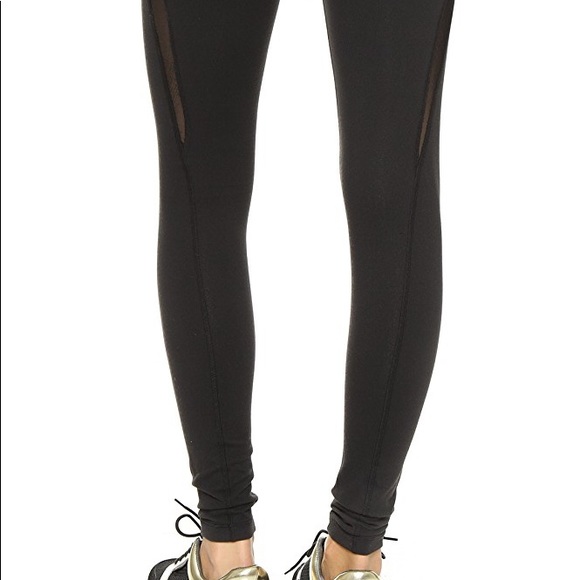 SOLD | Beyond Yoga Wave Mesh Leggings | Small - Picture 6 of 8